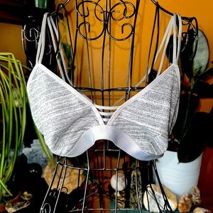 Women’s Victoria’s Secret bra bralette size large strappy back cross seamless VS